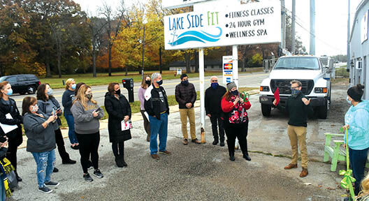11 19 WEB Fitness 3 gathering.jpg
